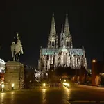 Apartments, Direkt Am Dom Zentrum Grosses 3 50 Qm